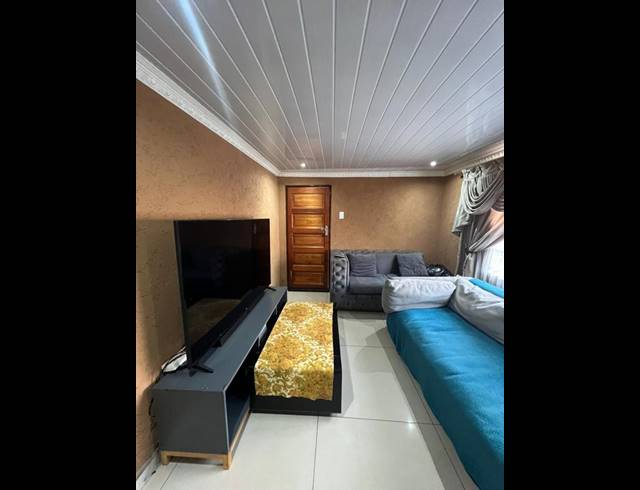 2 BEDROOM HOUSE FOR SALE IN SEBOKENG ZONE 3